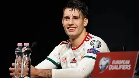 威尔科克斯：曼联新人立志提升，强化团队精神！